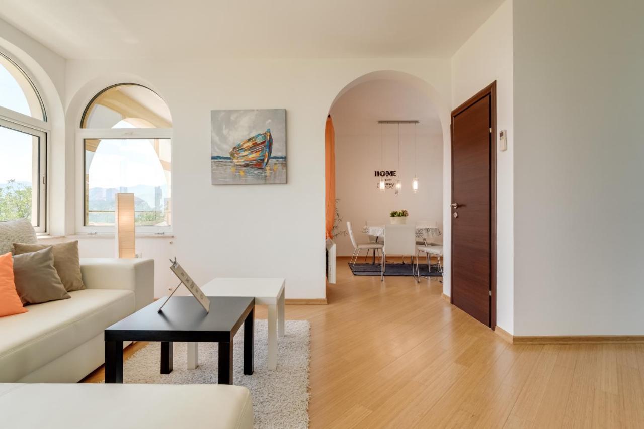 House Arifrago Villa *
